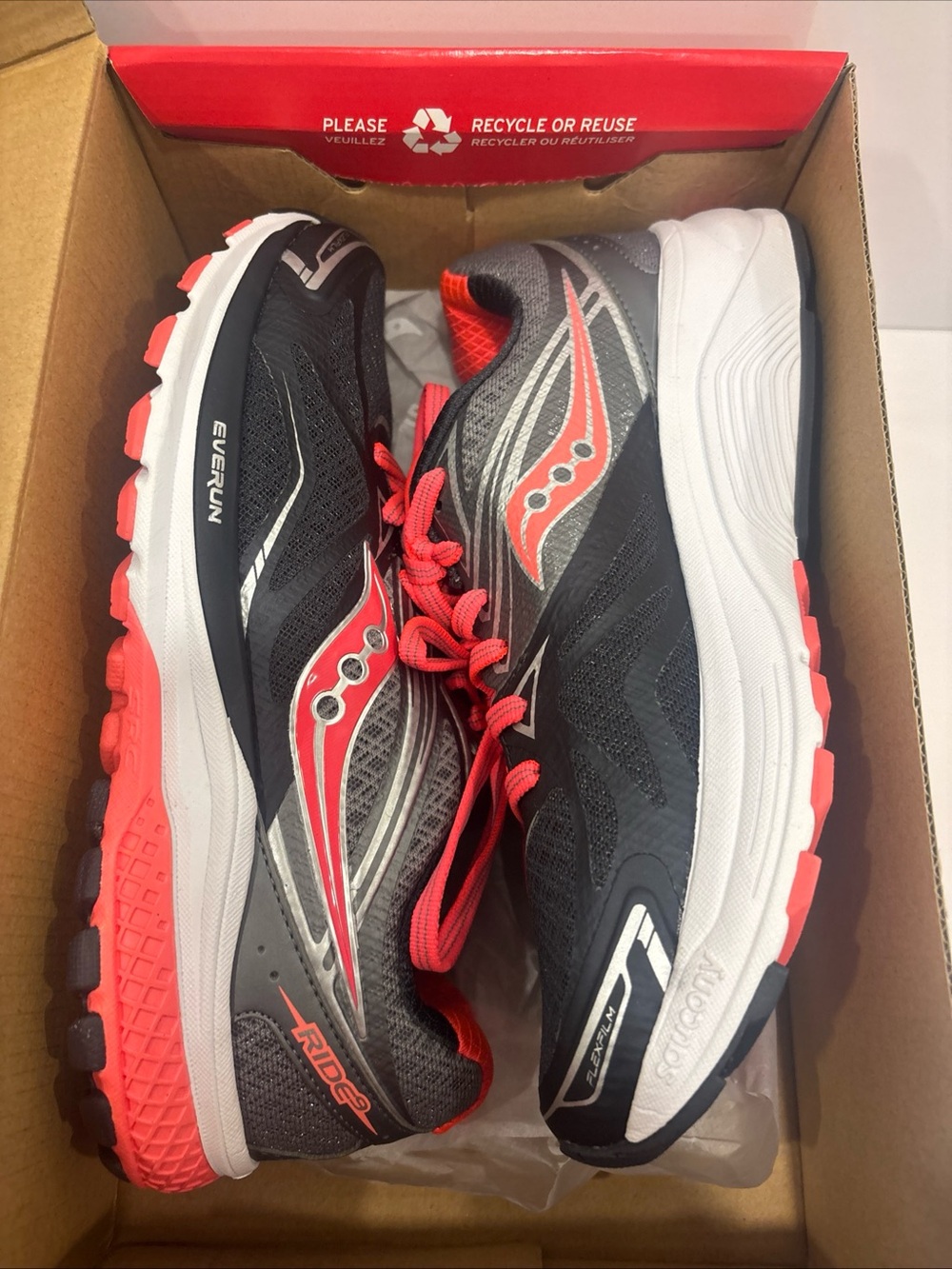 Saucony Ride 9 Sneakers in Black and Red